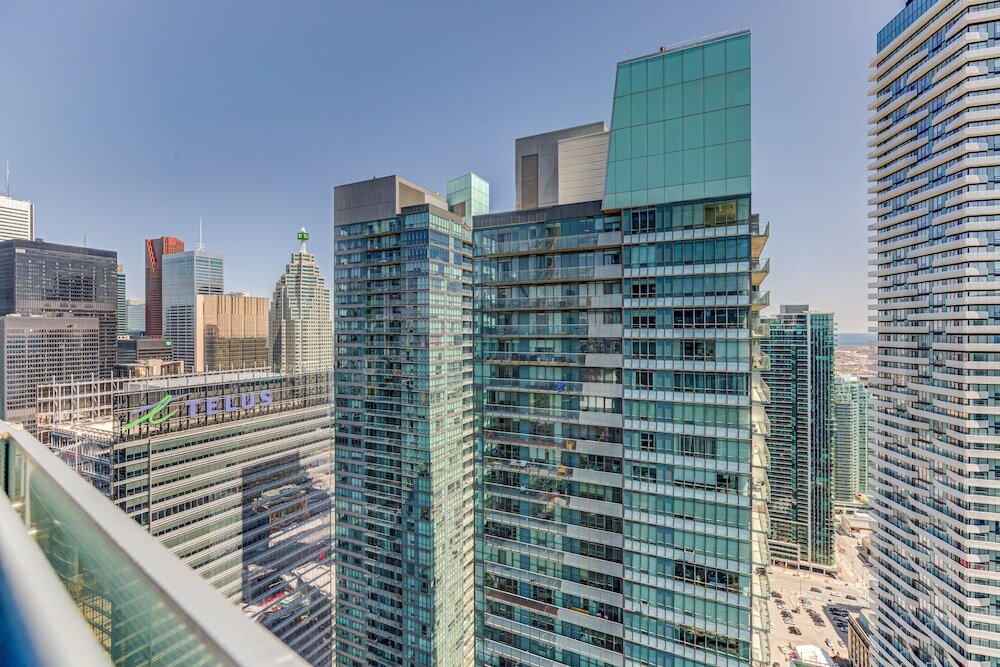 Фото Lavish Suites - Luxury One Bedroom Condo