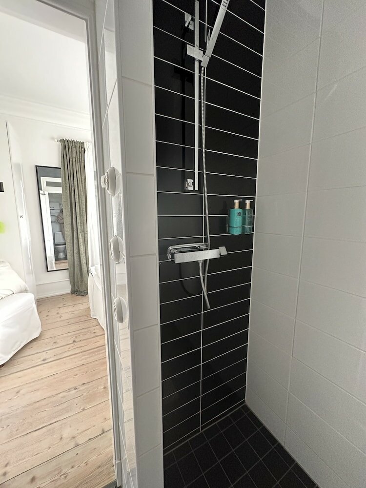 Фото Hallfreda Hotel