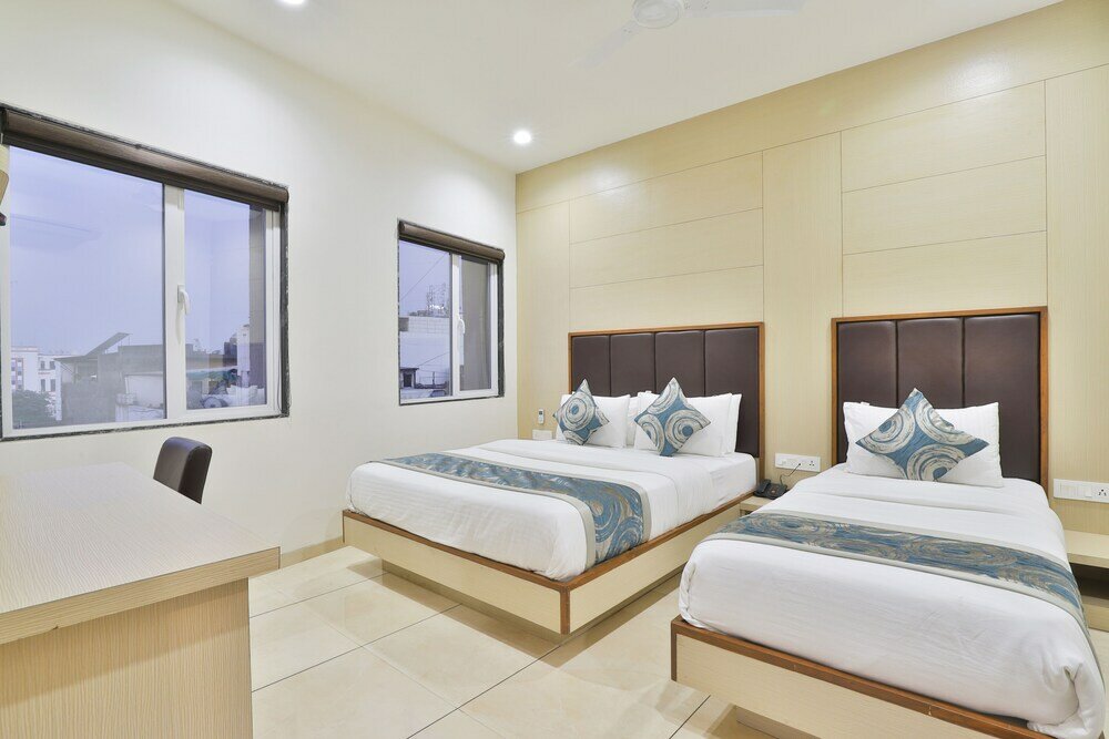 Фото Hotel Surat