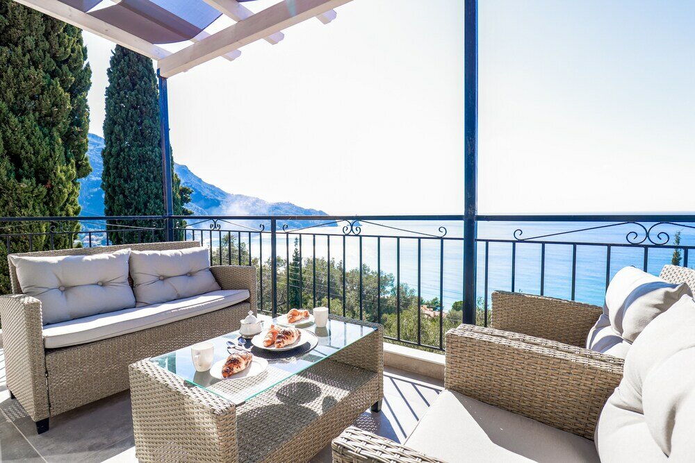 Фото Noir Luxury Suite by CorfuEscapes