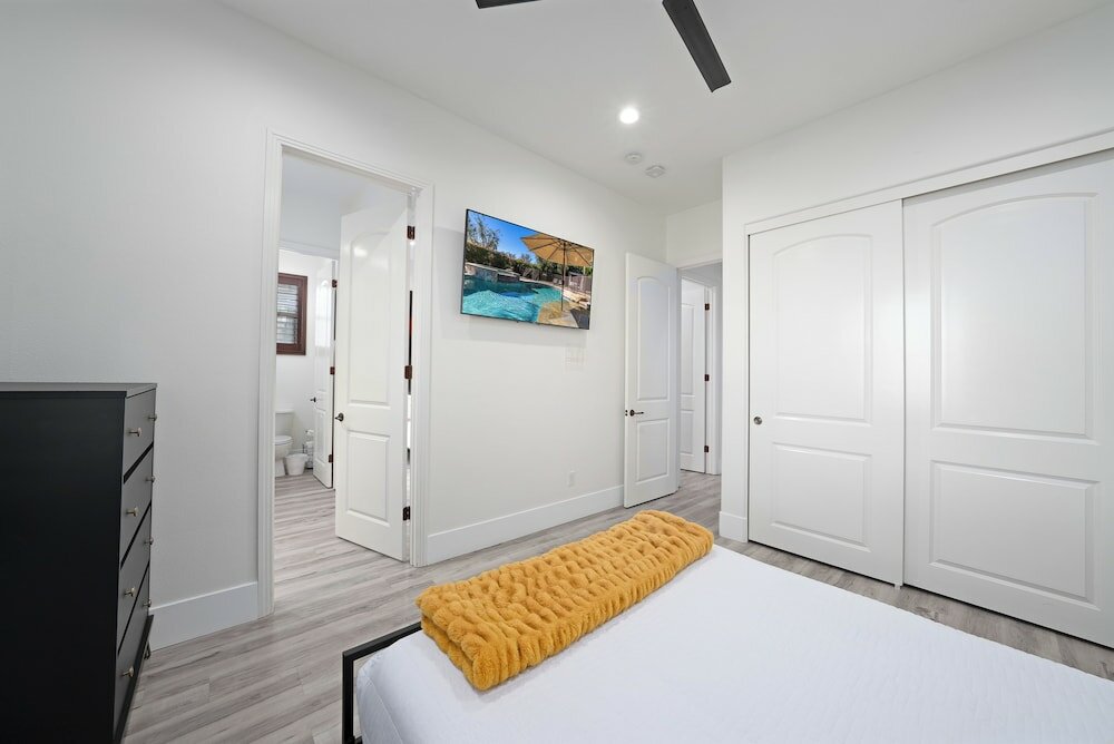 Фото Casa Serenity Luxury Living w Pool & Jacuzzi