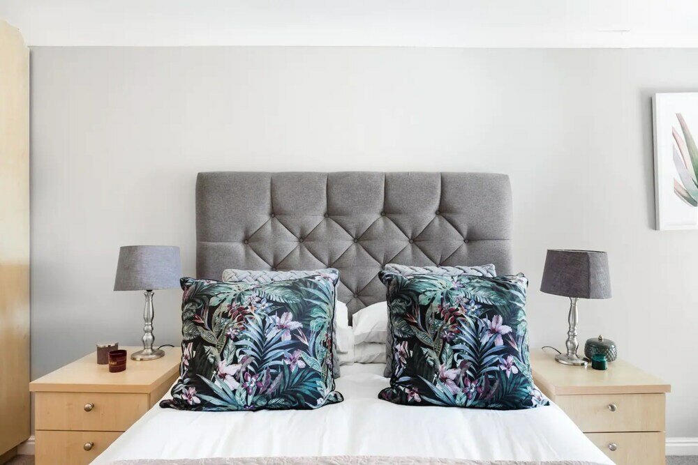 Фото 3 Bedroom Hilltop Home With Spectacular Views