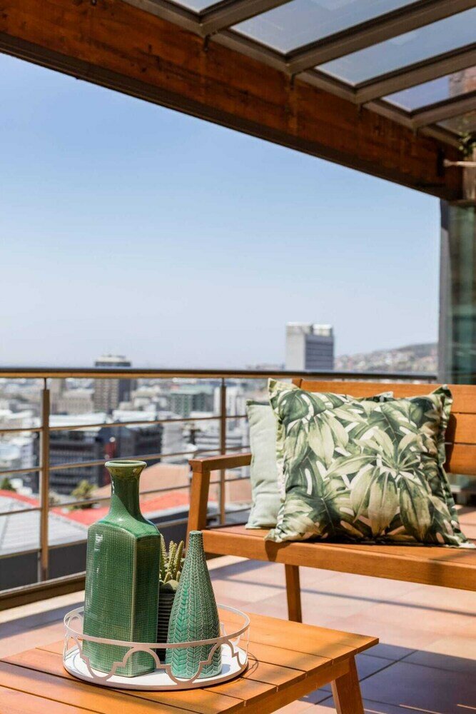 Фото 3 Bedroom Hilltop Home With Spectacular Views