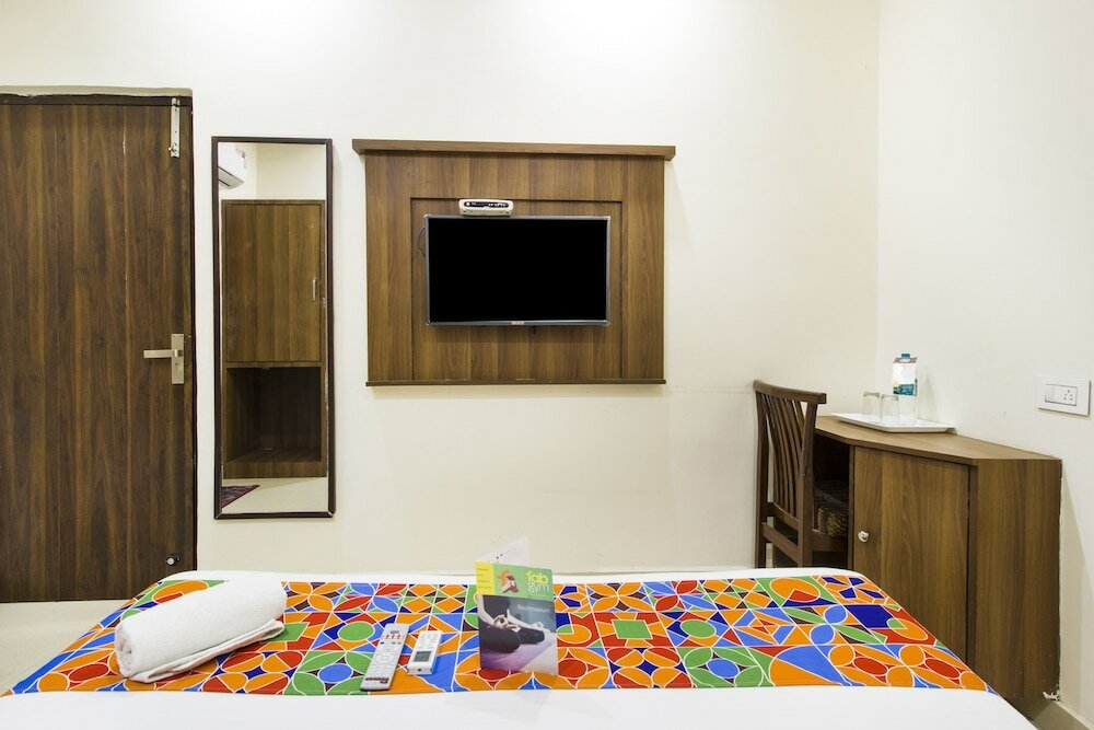 Фото Fabhotel Royal Villa