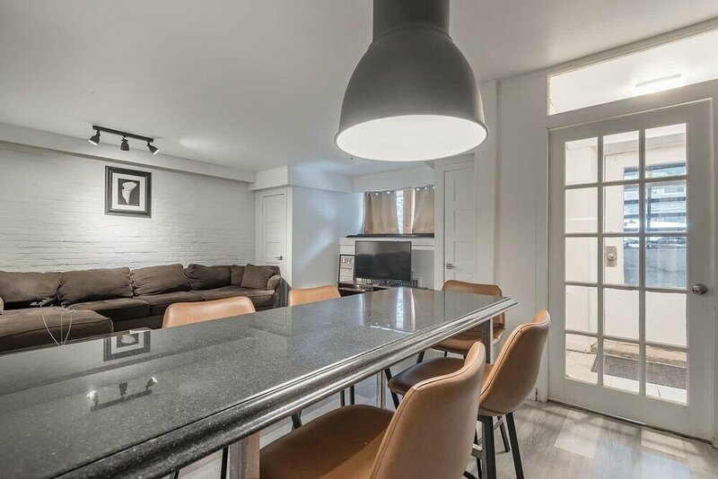 Гостиница 1br Modern Apartment в Монреале