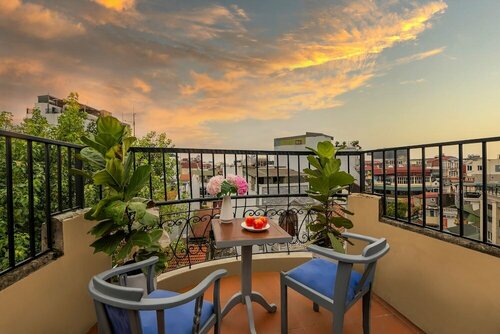 Гостиница Queen Cafe Hotel & Pub в Ханое