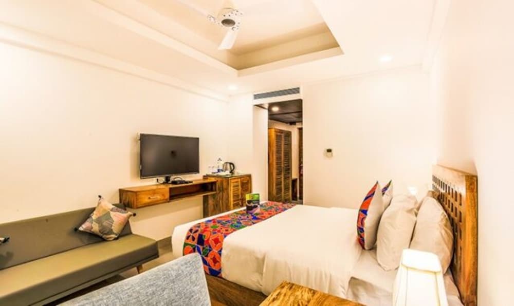 Фото FabHotel Casa Kiara With Pool Side Bar, Calangute