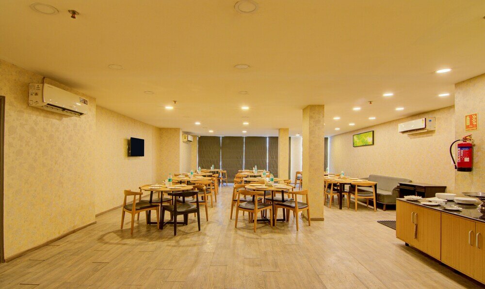 Фото Treebo Trend Apple Tree Express Airport