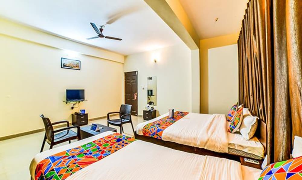 Фото FabExpress Spring Height Porvorim