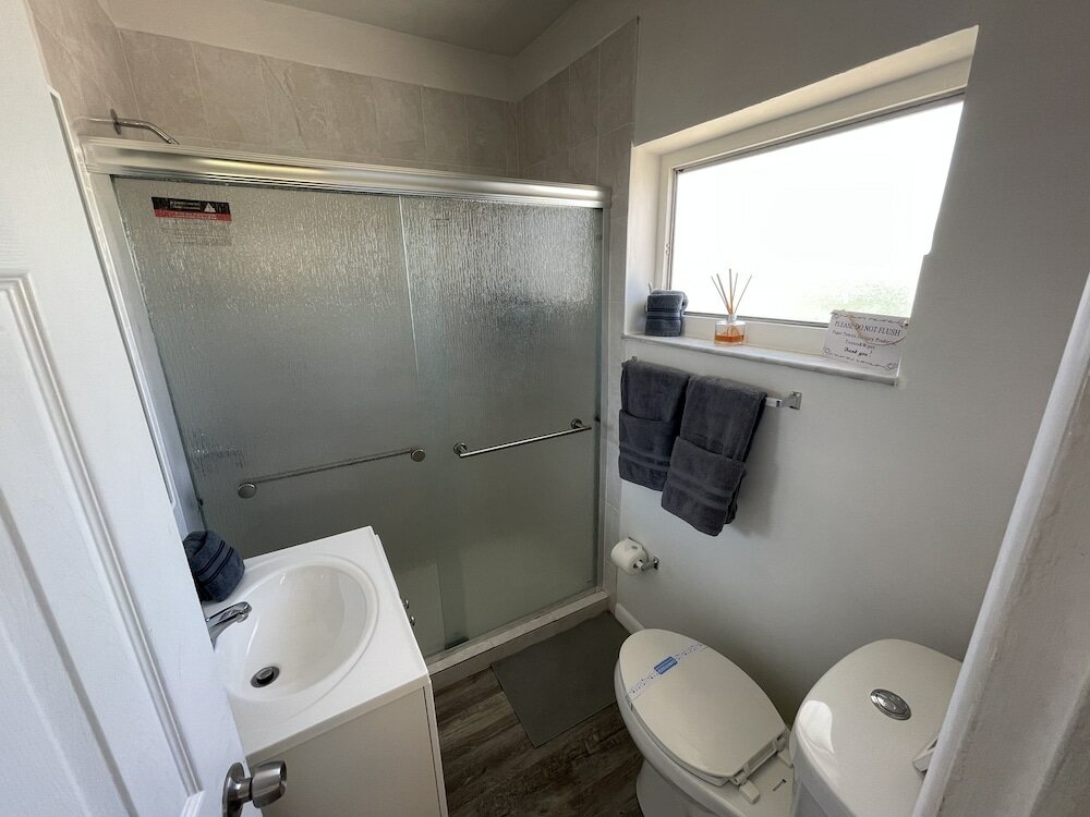 Фото Building next to CocoWalk & Brickell