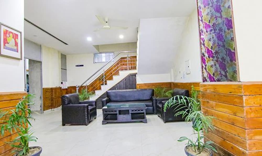 Фото Fabhotel The Castle