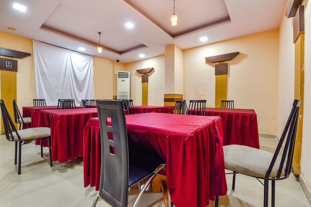 Фото Fabhotel Royal Residency