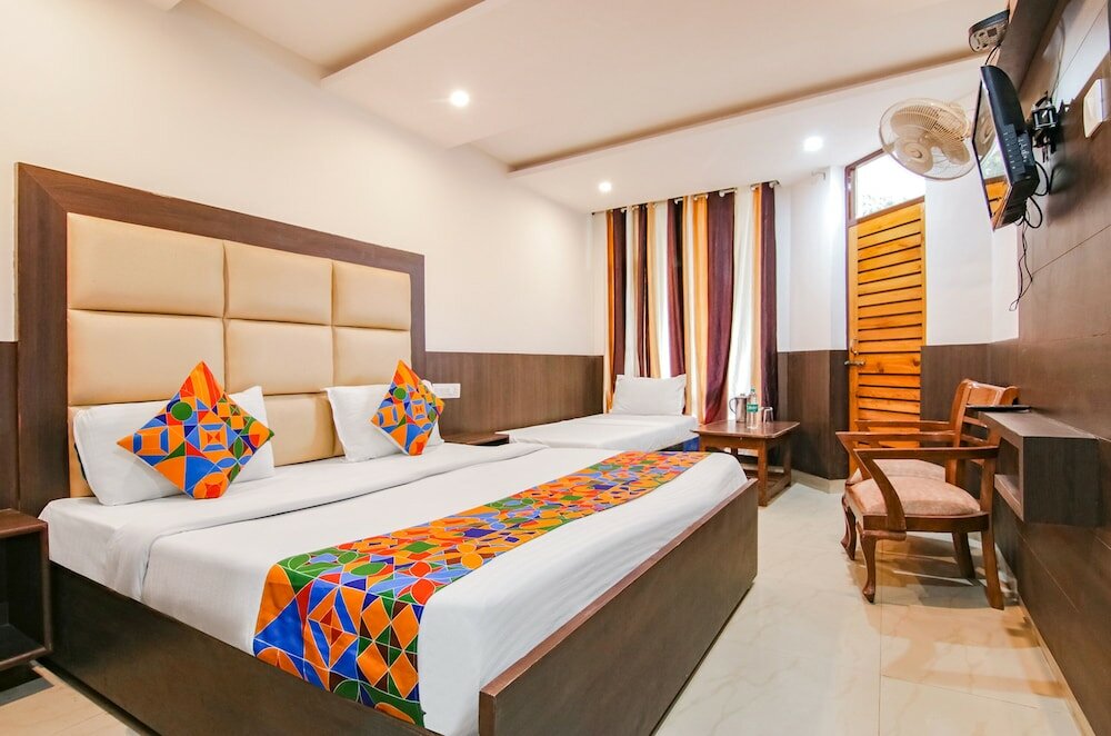 Фото Fabhotel Rosewood Inn I