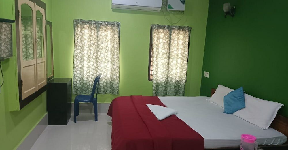 Фото Goroomgo Basera Inn Puri