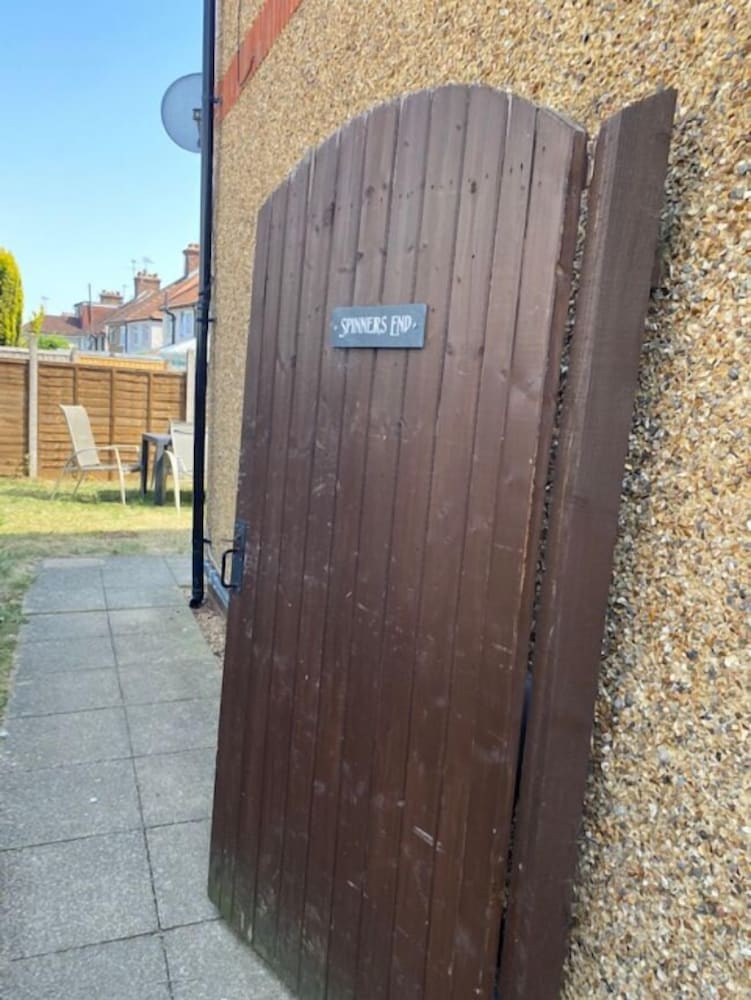 Фото Spinners End