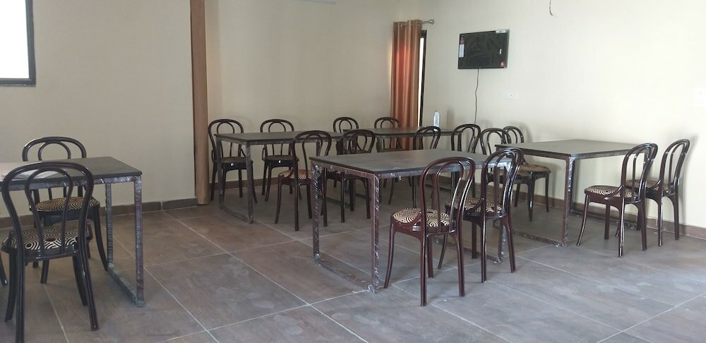 Фото Hotel Yog Tapovan