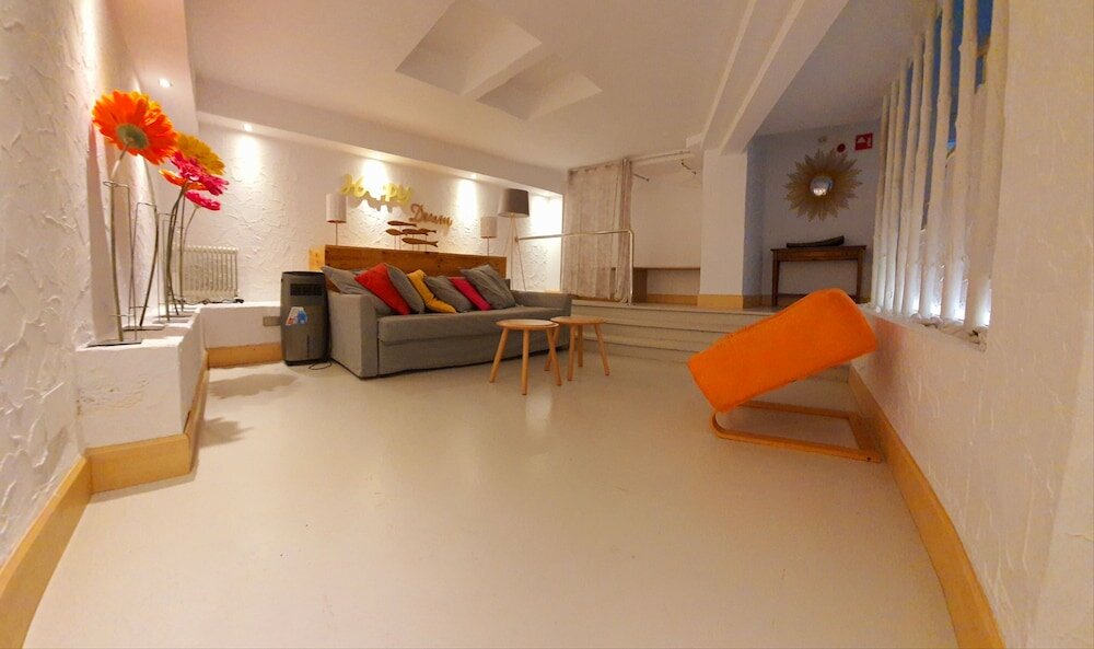 Фото Y Hostel Albergue Juvenil