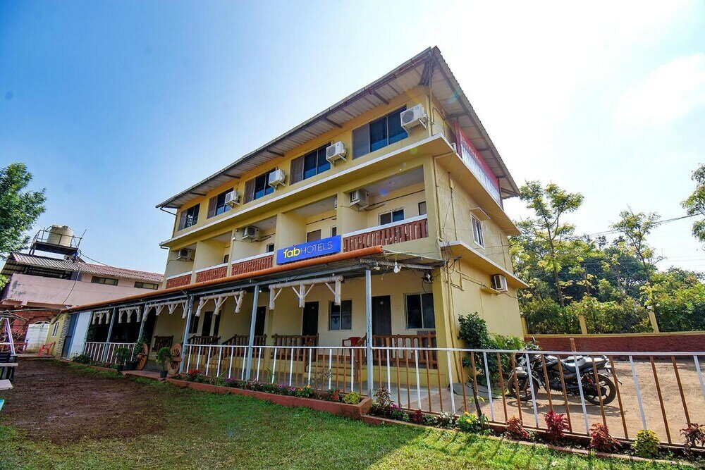 Фото отеля 1