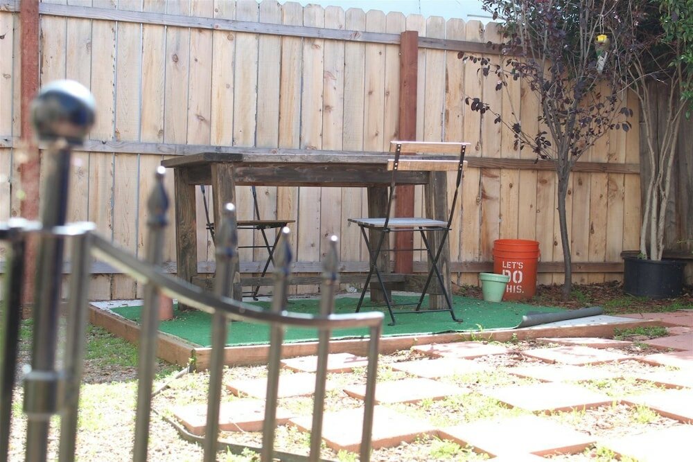 Фото Orange Tree Cottages Downtown