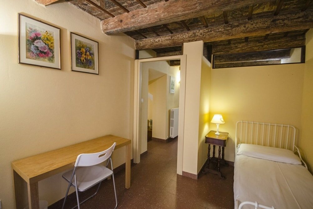 Фото Garisenda Lodge