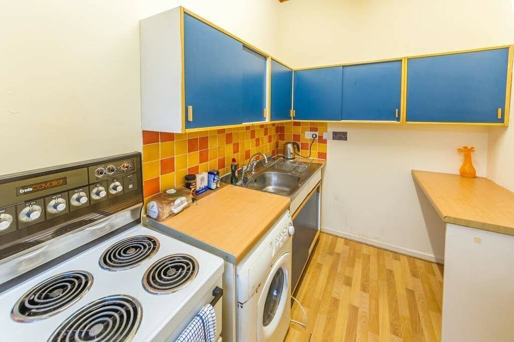 Фото Charming and Spacious New Town Apartment