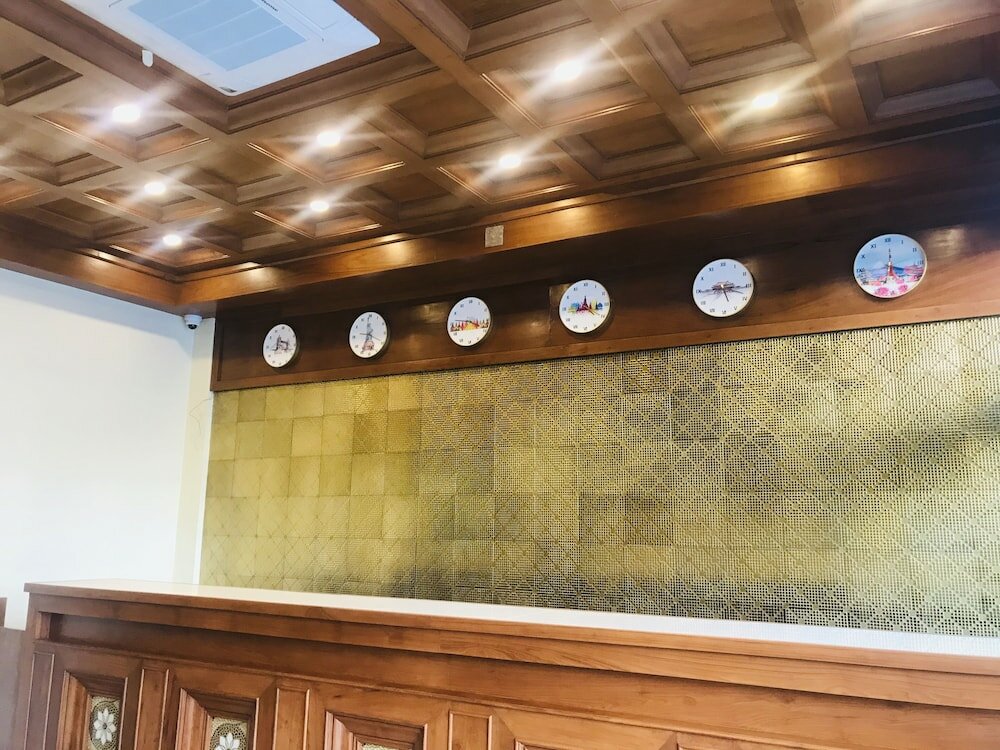 Фото Royal Peacock Hotel