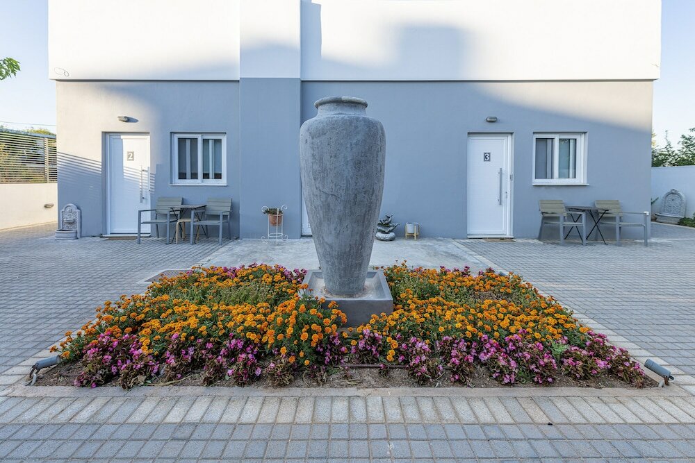 Фото Comfort Stay Airport Studios - Free shuttle from the Athens Airport