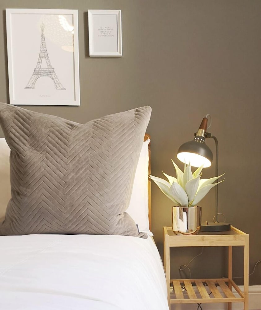 Фото Charming Oxford Apartments