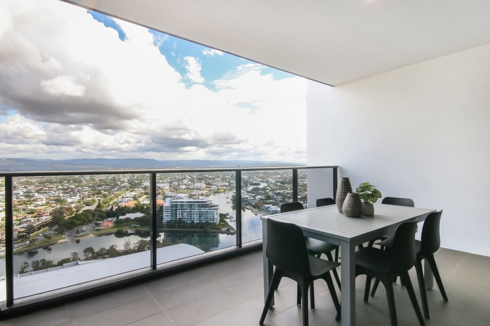 Фото Luxurious 2 Bedroom Brand New Apartment With Amazing Hinterland Views