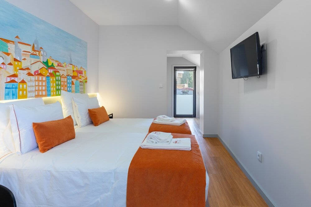 Фото Serra do Pilar Porto Suites