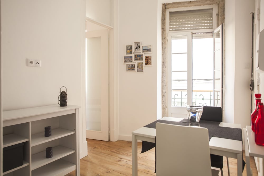 Фото Cool Lisbon Apartment