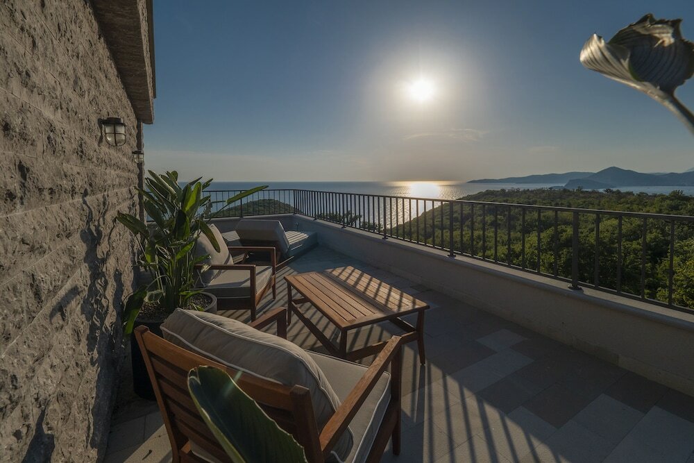 Фото Vivid Blue Serenity Resort