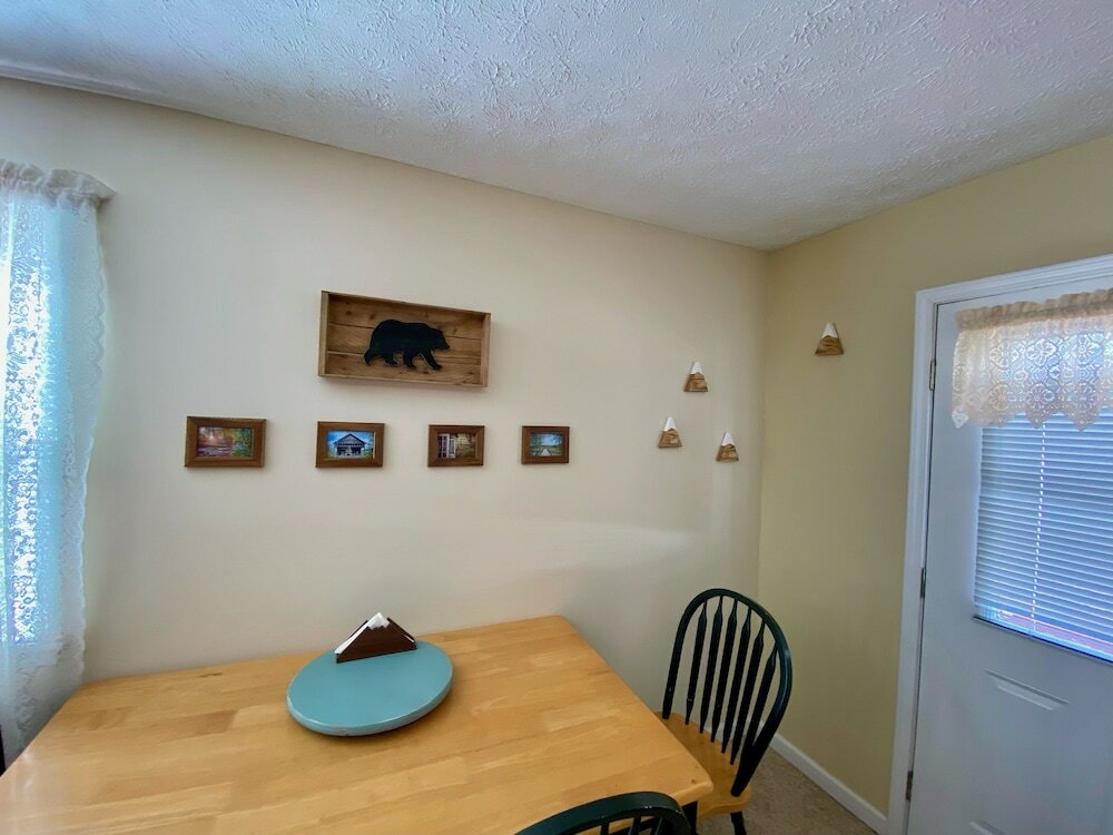 Фото The Dancing Bear Inn