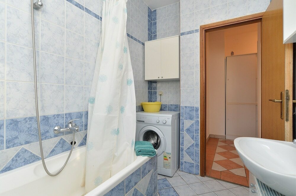 Фото Apartment 1982