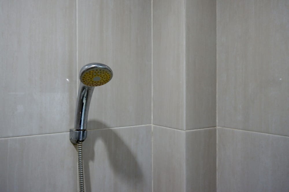 Фото RedDoorz @ Hotel Bravo Pantai Kamali Bau Bau