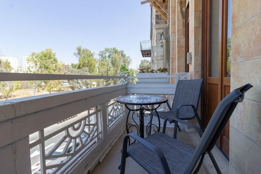 Фото Art apartment in Mamila