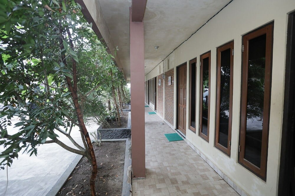 Фото RedDoorz near Bundaran Garuda 2