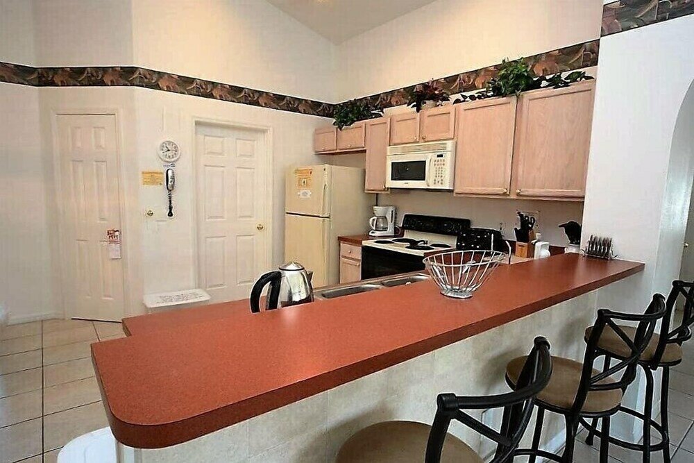 Фото 663 4-bedroom Pool Home, Eagle Pointe Kissimmee