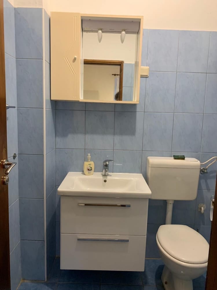 Фото Rooms Garden - Hostel