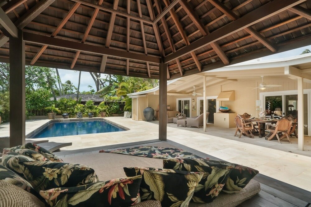 Фото Kailua Beachside 4 Bedroom Home by Redawning