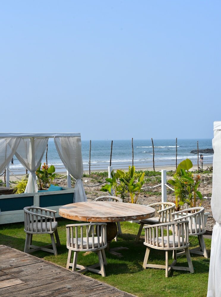 Фото Living Room Beach Resort