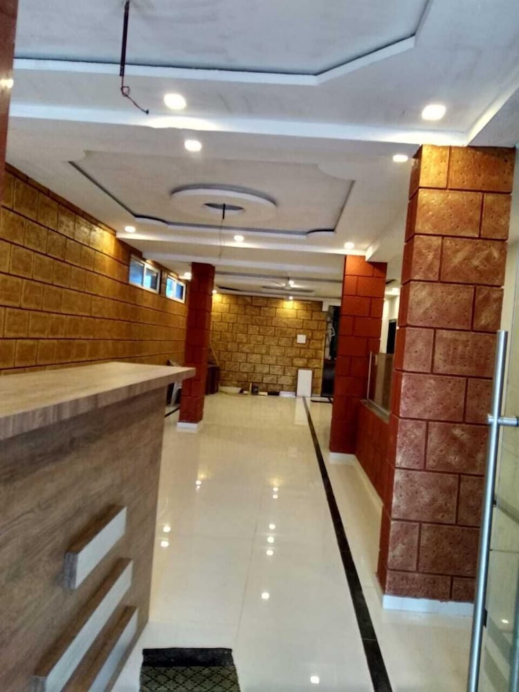 Фото Yashraj Residency