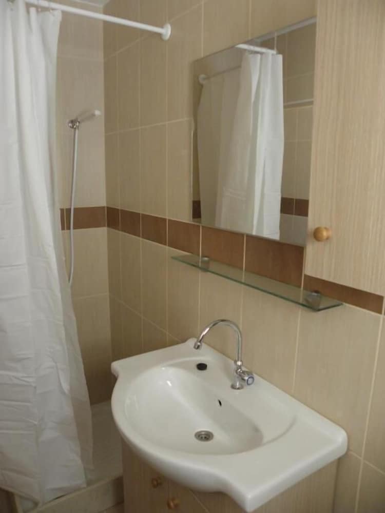 Фото St Lazaros House