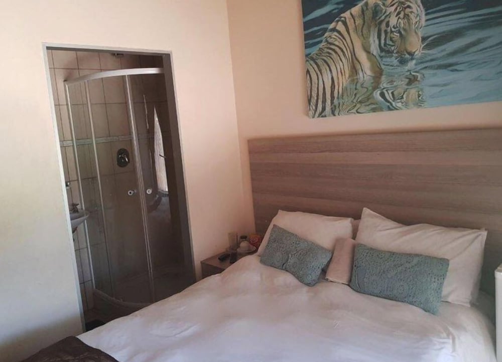 Фото Lauren Palace Guest House