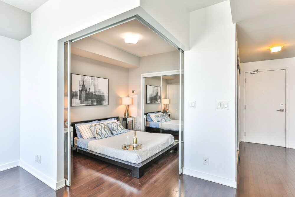 Фото Luxury Lakeview Skyscraper by Cn Tower