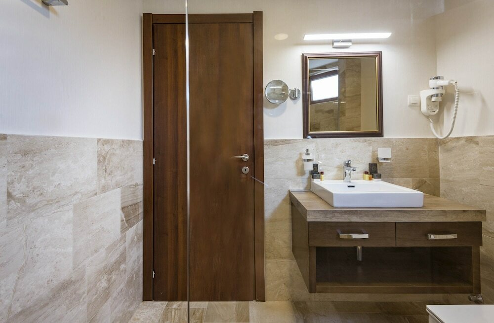 Фото Апарт-Отель Waikiki Tivat