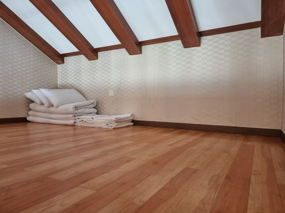 Фото Benikea Mountain and Sea Yangyang