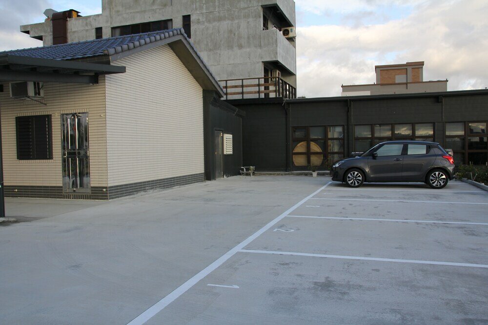 Фото Howj Hostel