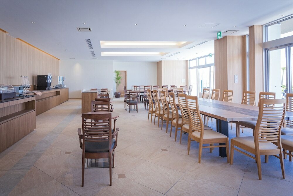 Фото Okinawa Kariyushi Lch Resort on the Beach