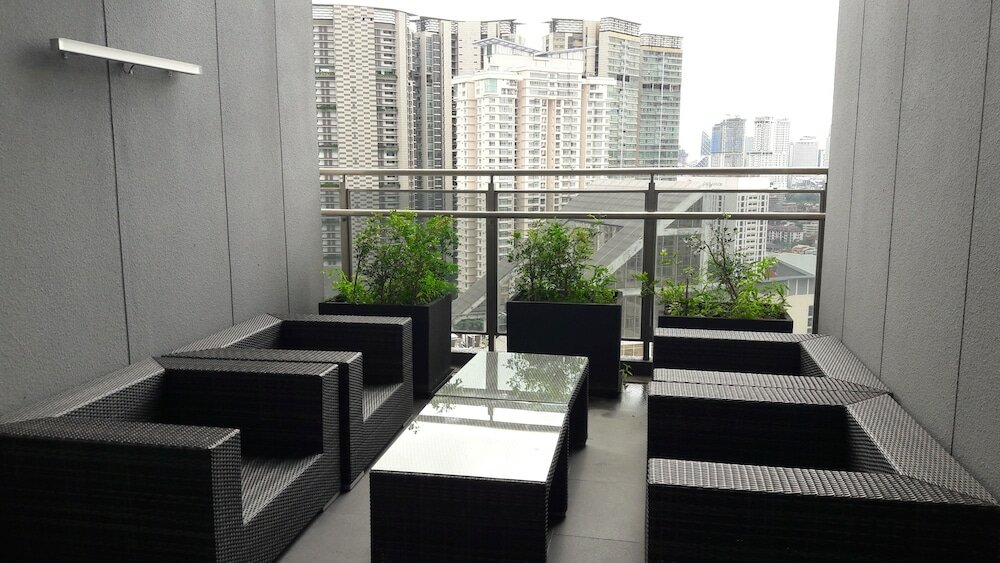 Фото Expressionz Suites by iHost Global